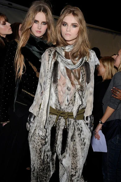 Look 60